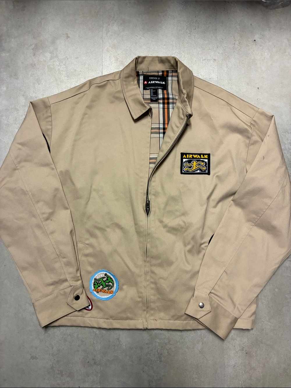 Forever 21 Men’s Beige Zip-Front Jacket with Plaid Lining
